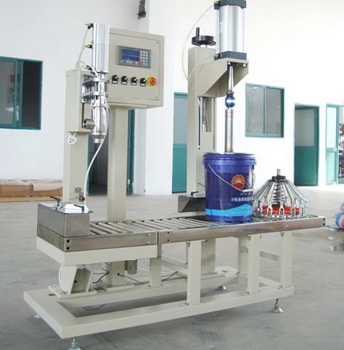 Cân chiết rót chất lỏng